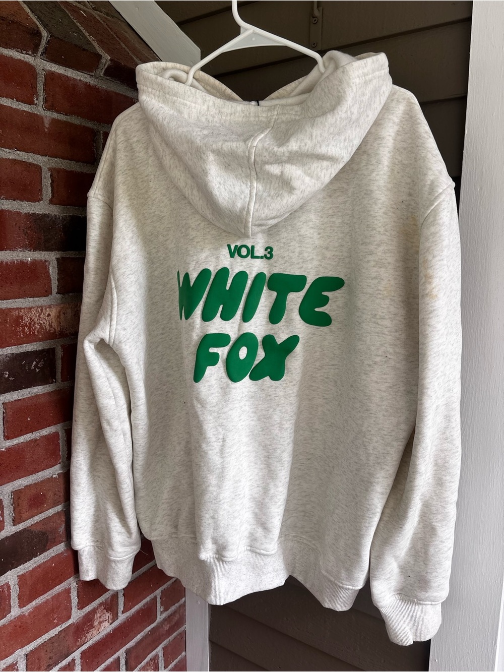 White Fox Vol. 3 Offstage Oversized Hoodie Glacier Grey M/L NWT - Picture 3 of 6
